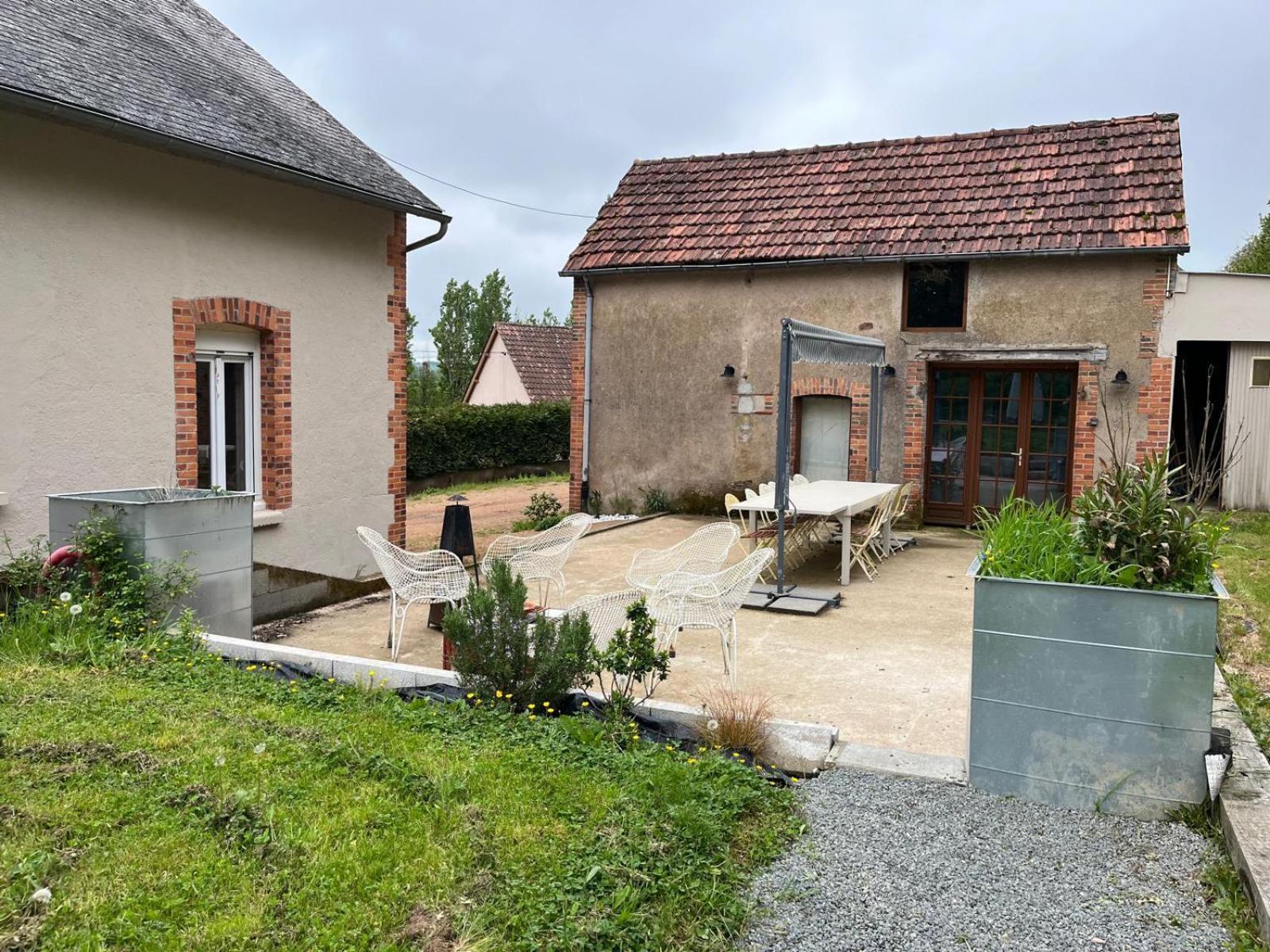 Domaine Du Pavillon Gite 15 Personnes Issy-l'Eveque Exterior photo